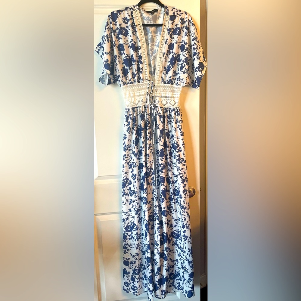 Blue and white kimono!